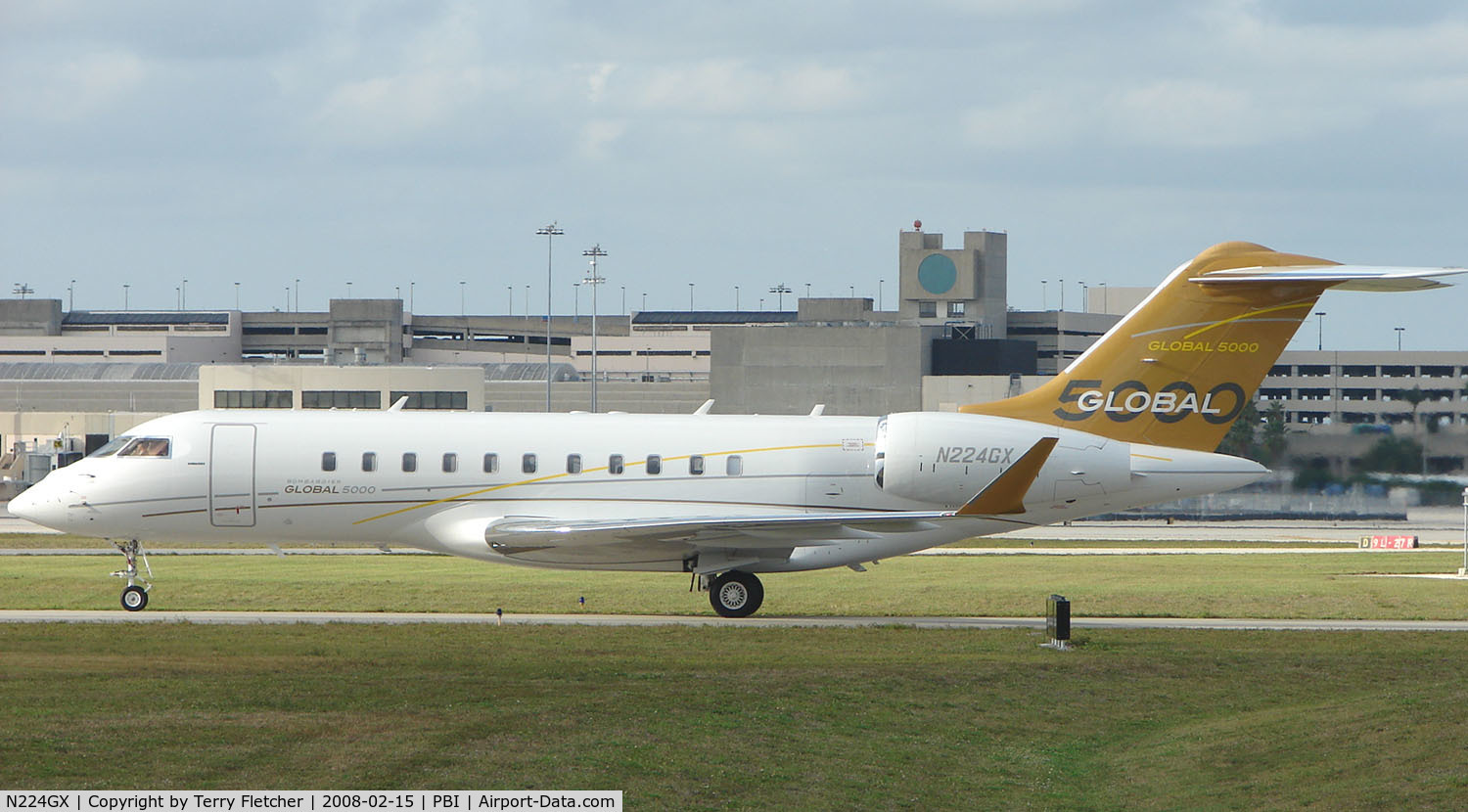N224GX, 2006 Bombardier BD-700-1A11 Global 5000 C/N 9224, The business aircraft traffic at West Palm Beach on the Friday before President's Day always provides the aviation enthusiast / photographer with a treat