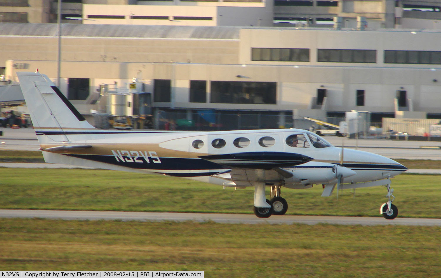 N32VS, 1972 Cessna 340 C/N 340-0025, The business aircraft traffic at West Palm Beach on the Friday before President's Day always provides the aviation enthusiast / photographer with a treat