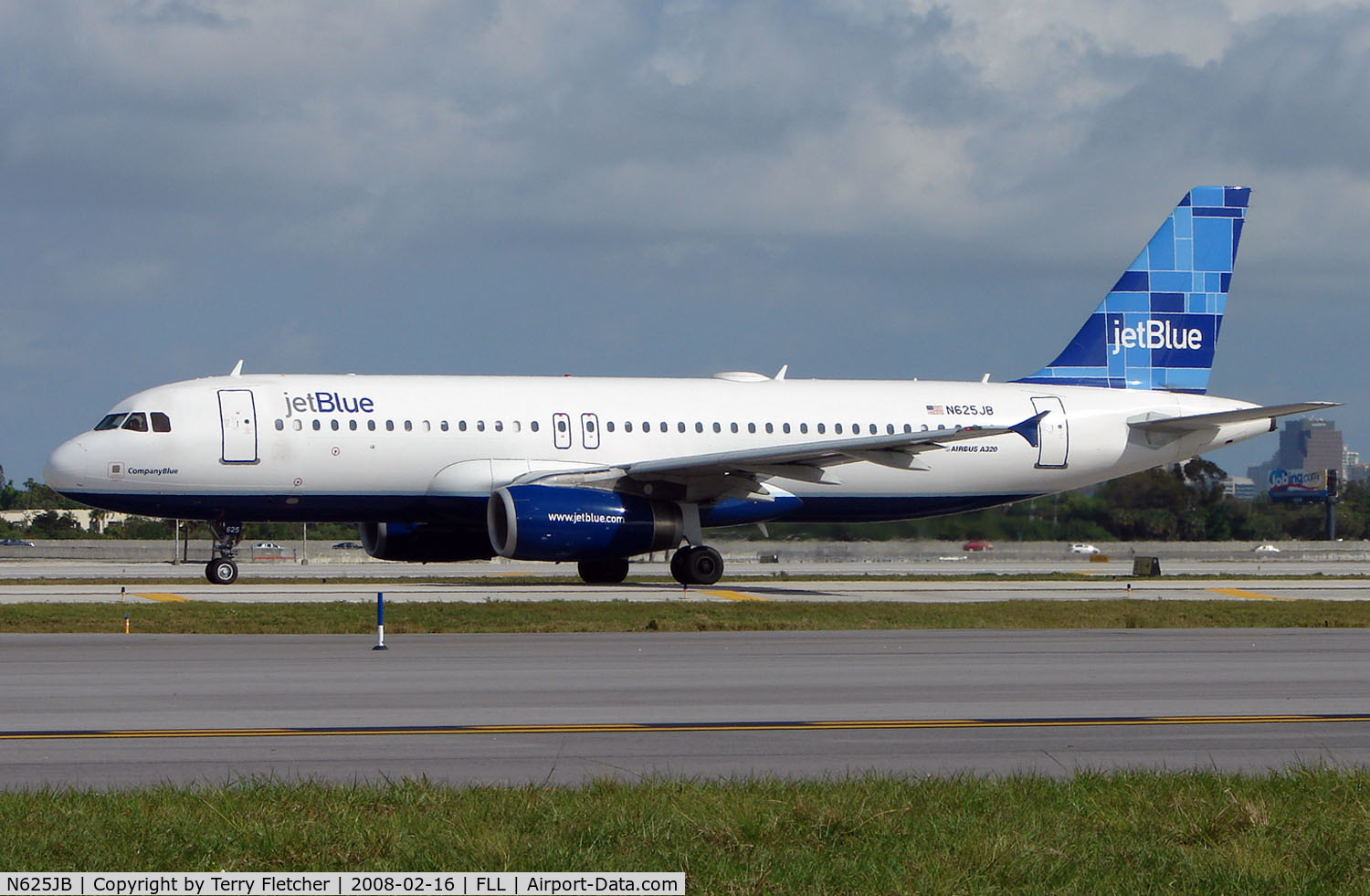 N625JB, 2005 Airbus A320-232 C/N 2535, Jetblue A320 prepares to depart FLL