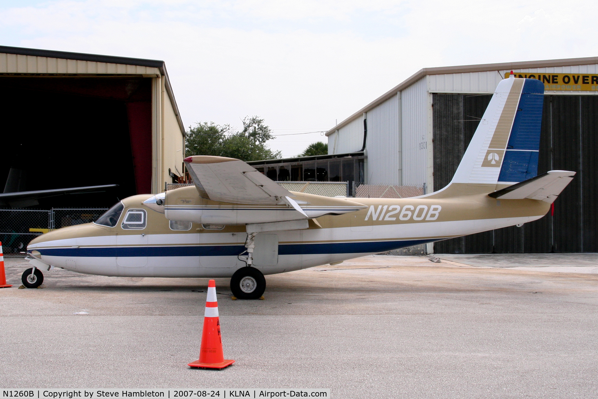 N1260B, 1961 Aero Commander 500-A C/N 500A-1121-57, Smart looking Aero Commander at Lantana, FL