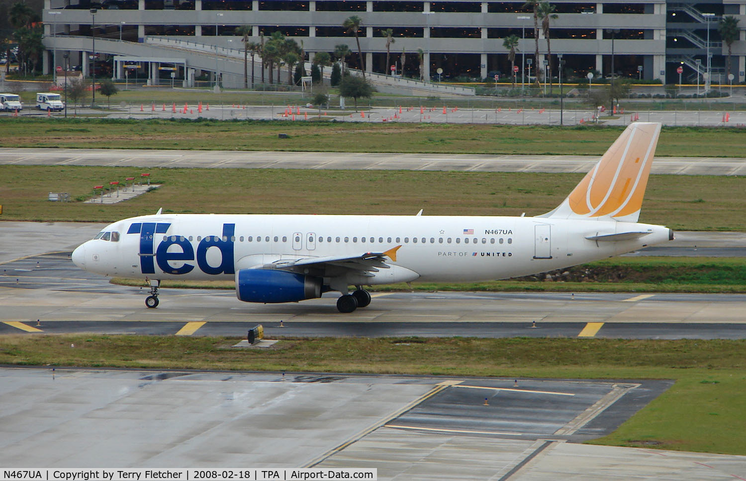 N467UA, 2000 Airbus A320-232 C/N 1359, TED A320 taxies in at Tampa