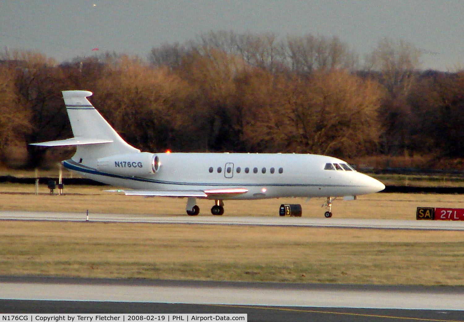 N176CG, 2006 Dassault Falcon 2000EX C/N 92, Falcon 2000EX at Philadelphia