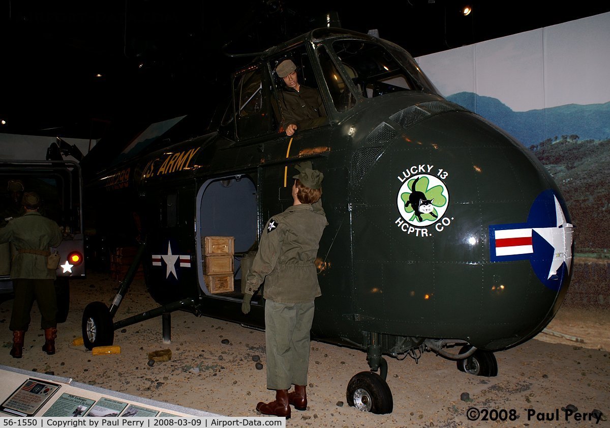 56-1550, Sikorsky H-19D Chickasaw C/N Not found 56-1550, Showing off a resupply mission