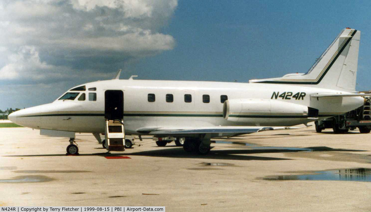 N424R, 1974 North American NA-265-80 Sabreliner C/N 380-15, Sabre 75A taken at West Palm Beach in August 1999