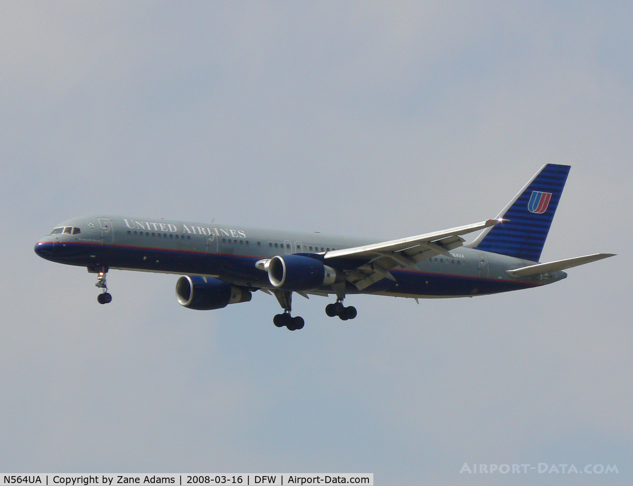 N564UA, 1992 Boeing 757-222 C/N 26666, United Airlines landing 18R at DFW