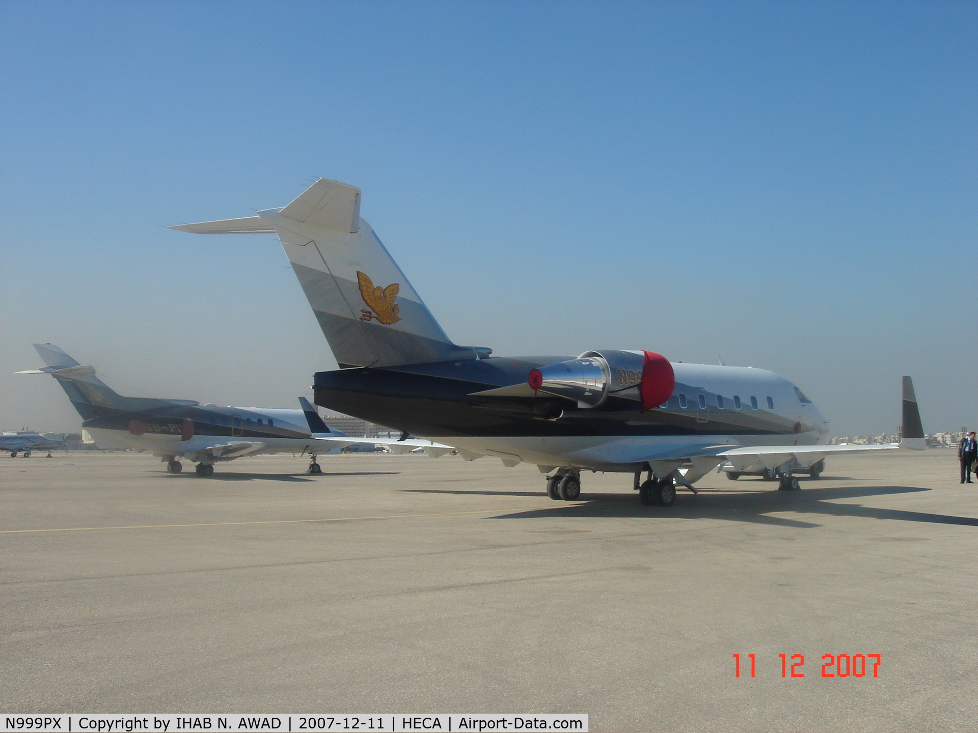 N999PX, 1998 Bombardier Challenger 604 (CL-600-2B16) C/N 5387, WITH ITS HS-125-700 BABY SISTER SU-PIX (RARE PICTURE)