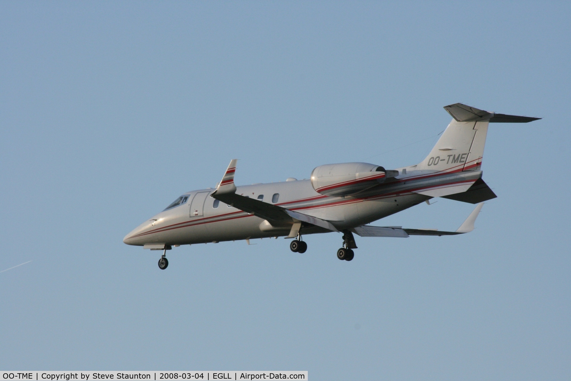 OO-TME, 2002 Learjet 60 C/N 60-255, Taken at Heathrow Airport March 2008