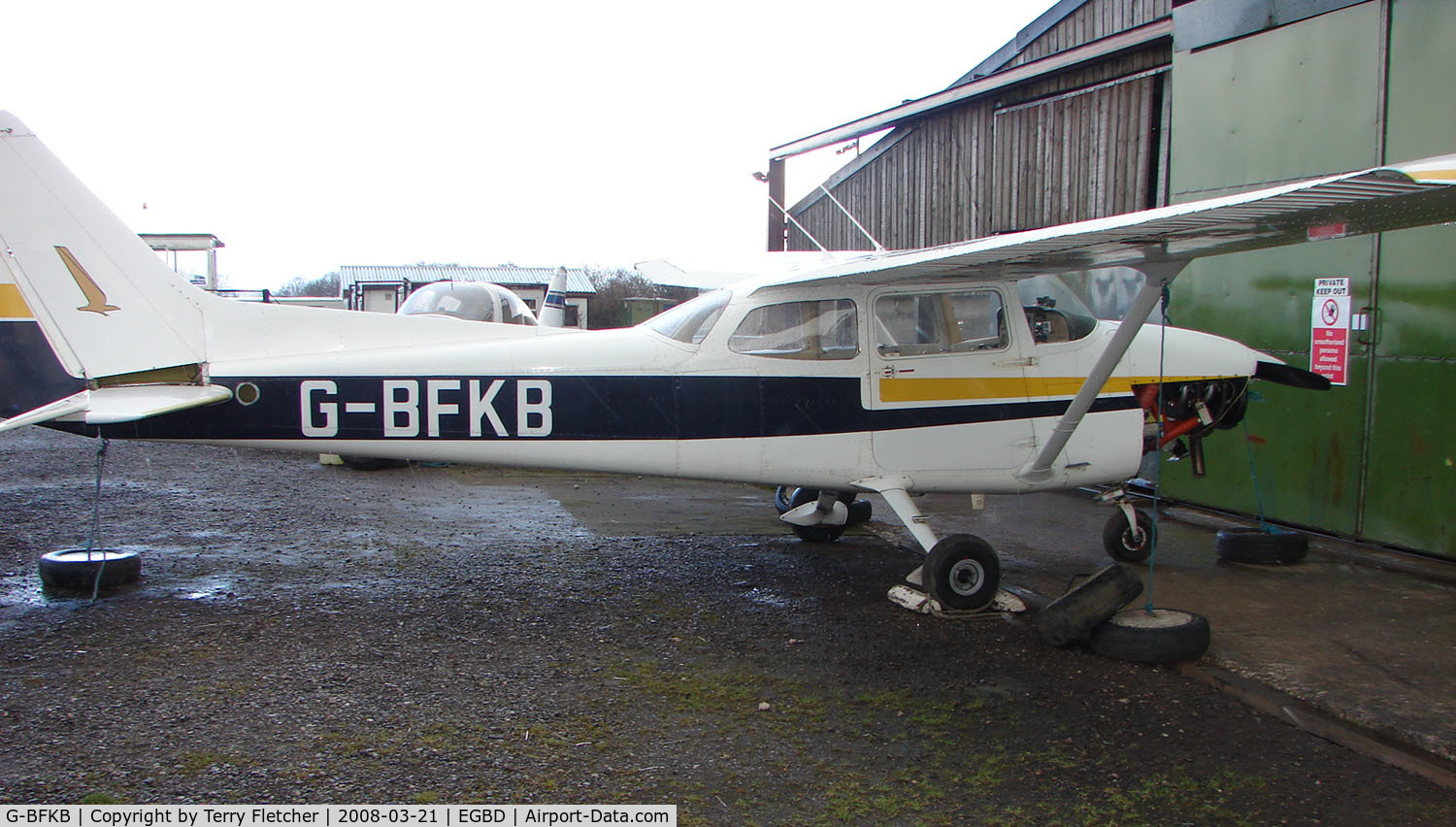 G-BFKB, 1977 Reims F172N Skyhawk C/N 1601, Cessna F172N at Derby Eggington  - a visitor from its base at Sleap airfield