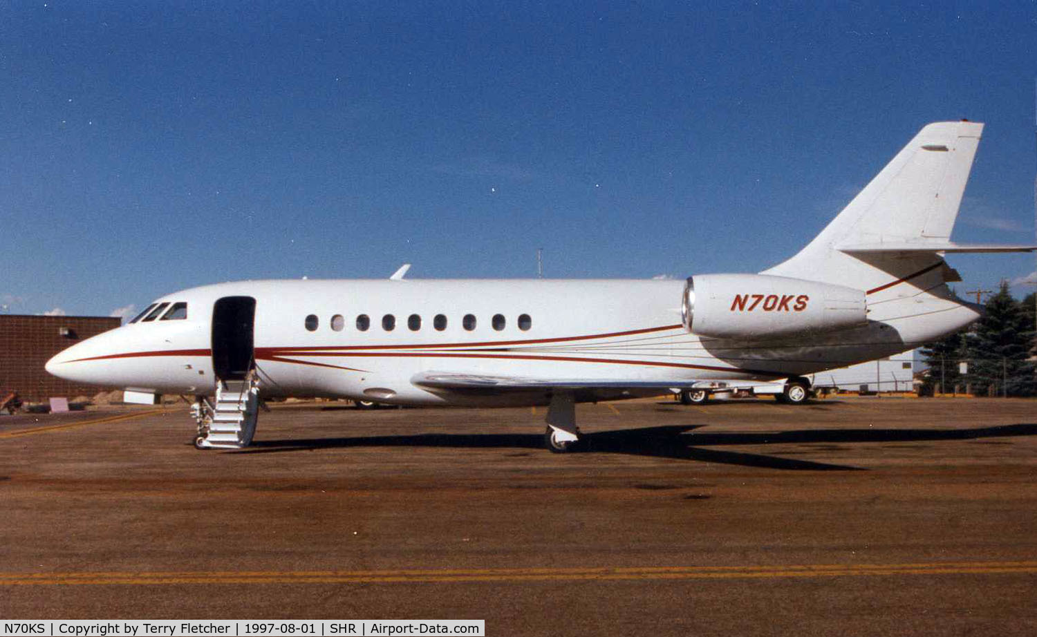 N70KS, 1995 Dassault Falcon 2000 C/N 14, A whistlestop at Sheridan for a photo in 1997 - and the wife and I got invited by the pilot to 'take a look inside'
