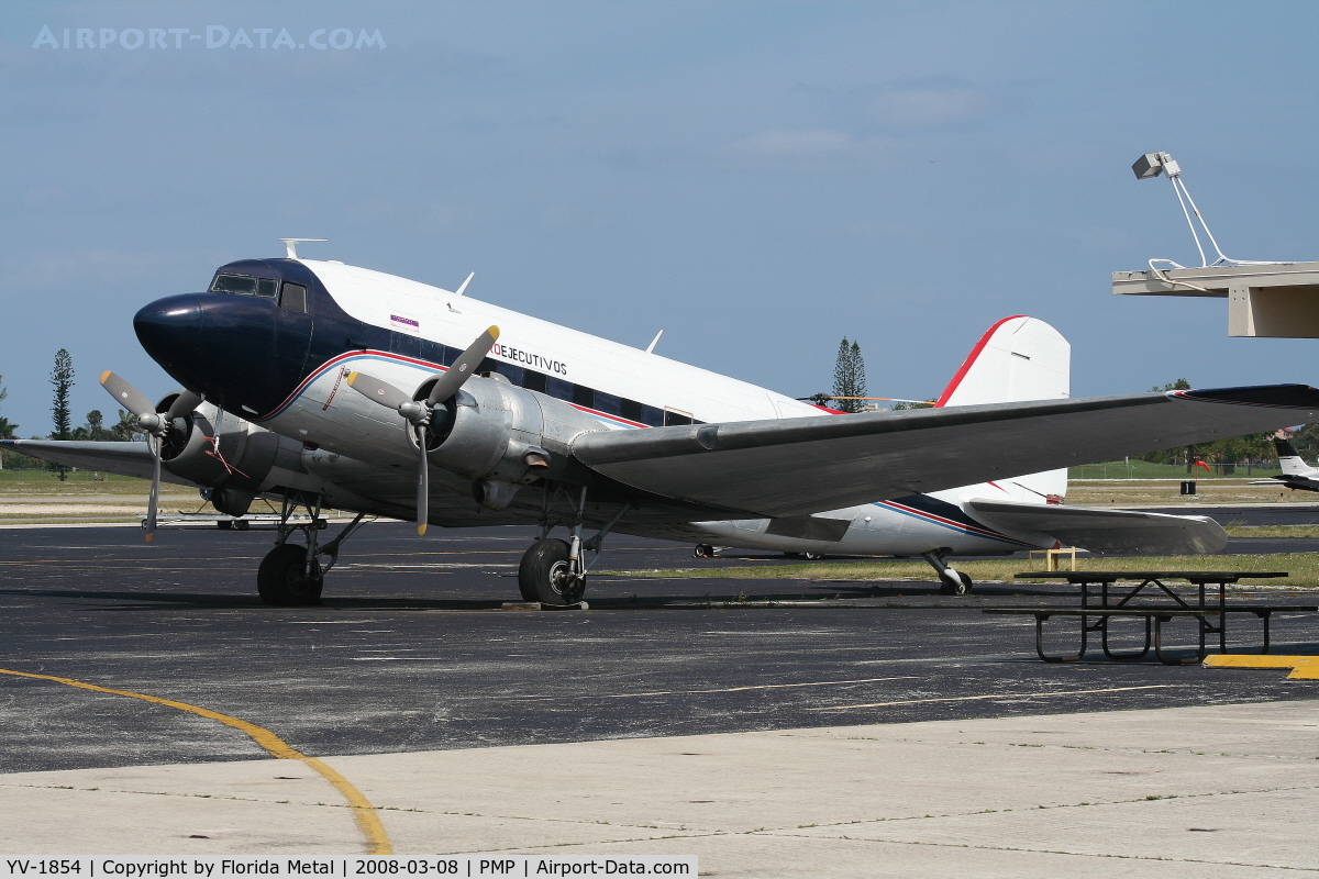 YV-1854, 1943 Douglas DC3C-S1C3G (C-47) C/N 6135, Aeroejecutivo DC-3