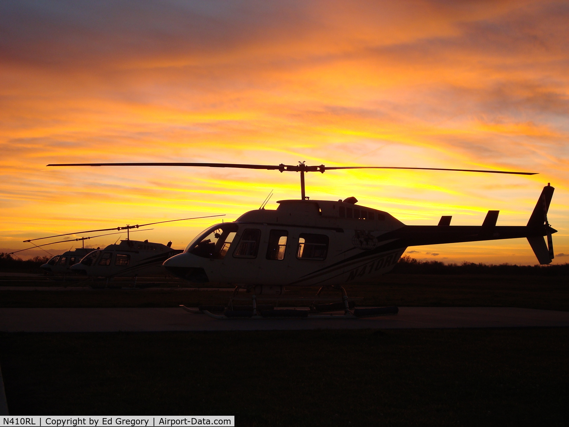 N410RL, Bell 206L-4 LongRanger IV LongRanger C/N 52310, N410RL in Galliano, LA