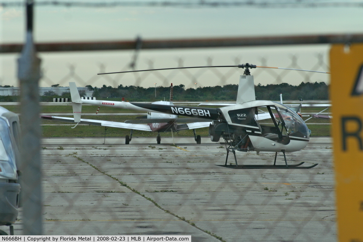 N666BH, 1991 Robinson R22 Mariner C/N 1945M, Robinson R22