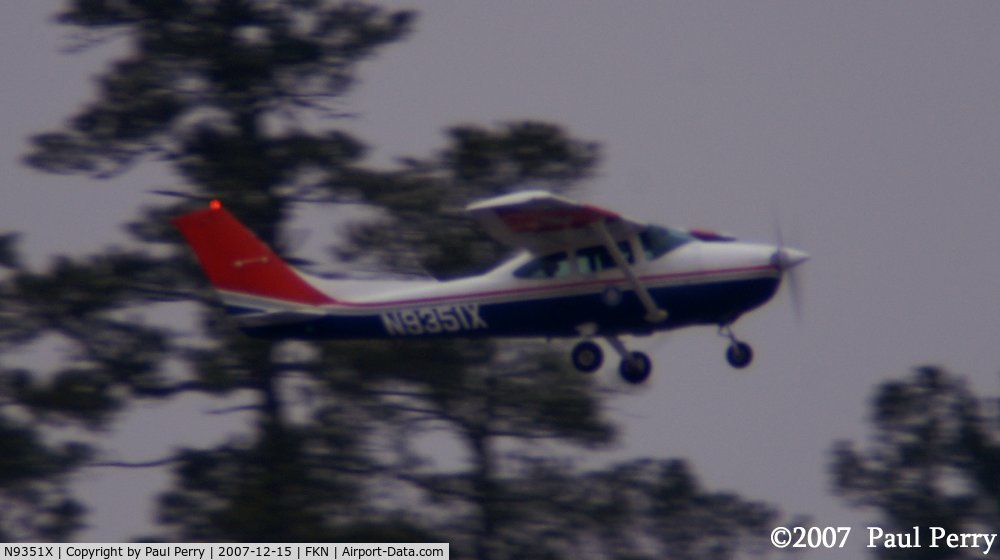 N9351X, 1985 Cessna 182R Skylane C/N 18268499, Off on another training sortie
