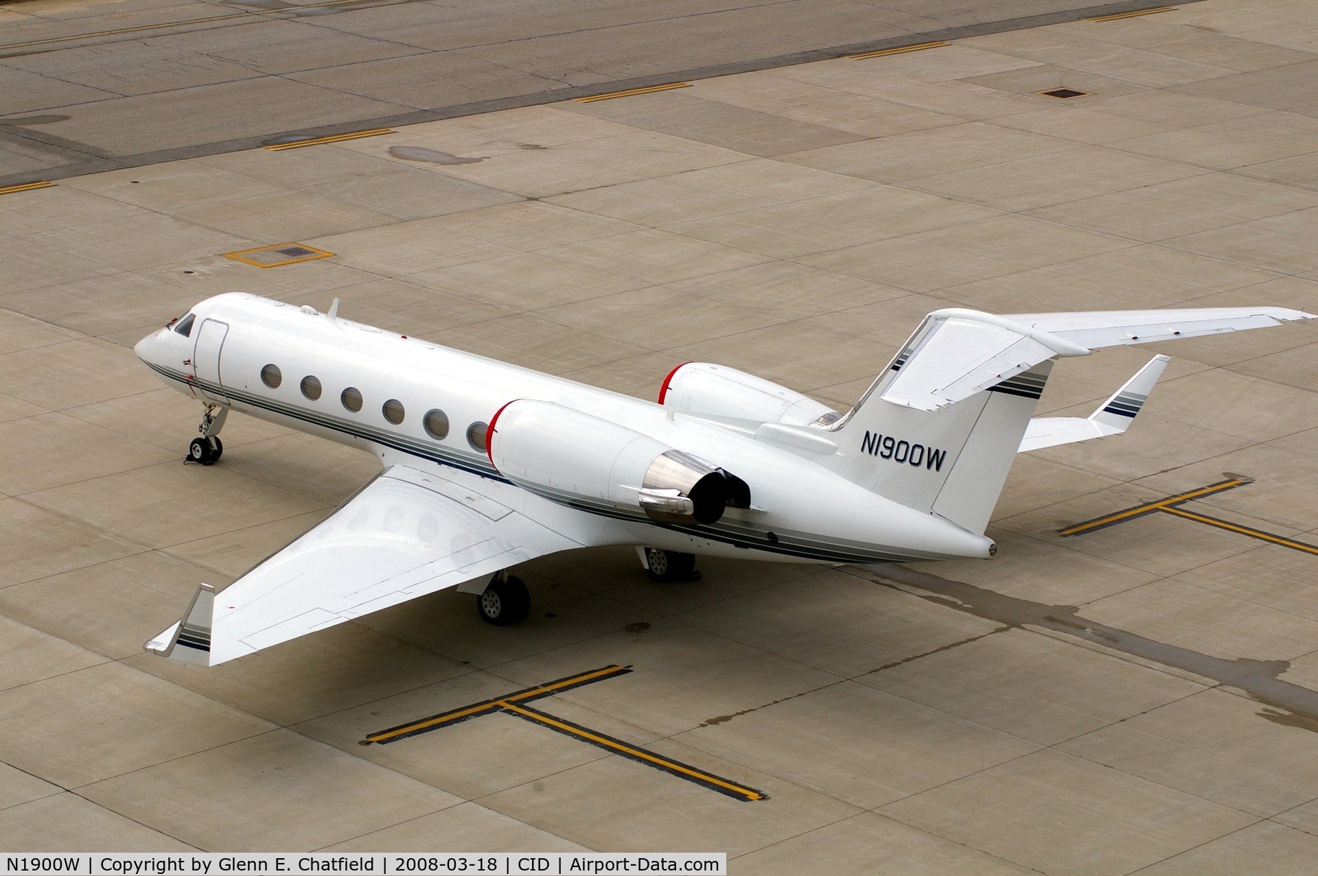 N1900W, 1989 Gulfstream Aerospace G-IV C/N 1124, Whirlpool's Gulfstream at the Landmark ramp