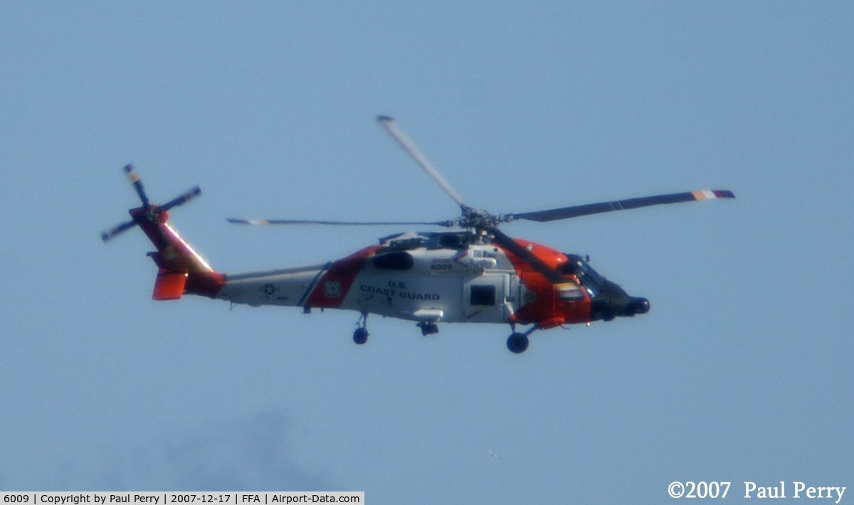 6009, Sikorsky HH-60J Jayhawk C/N 70.1589, One pass, and banking for home