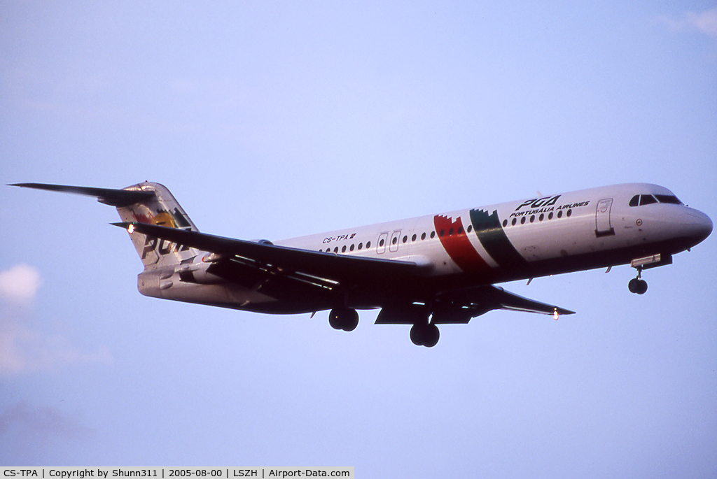 CS-TPA, 1989 Fokker 100 (F-28-0100) C/N 11257, Landing rwy 14