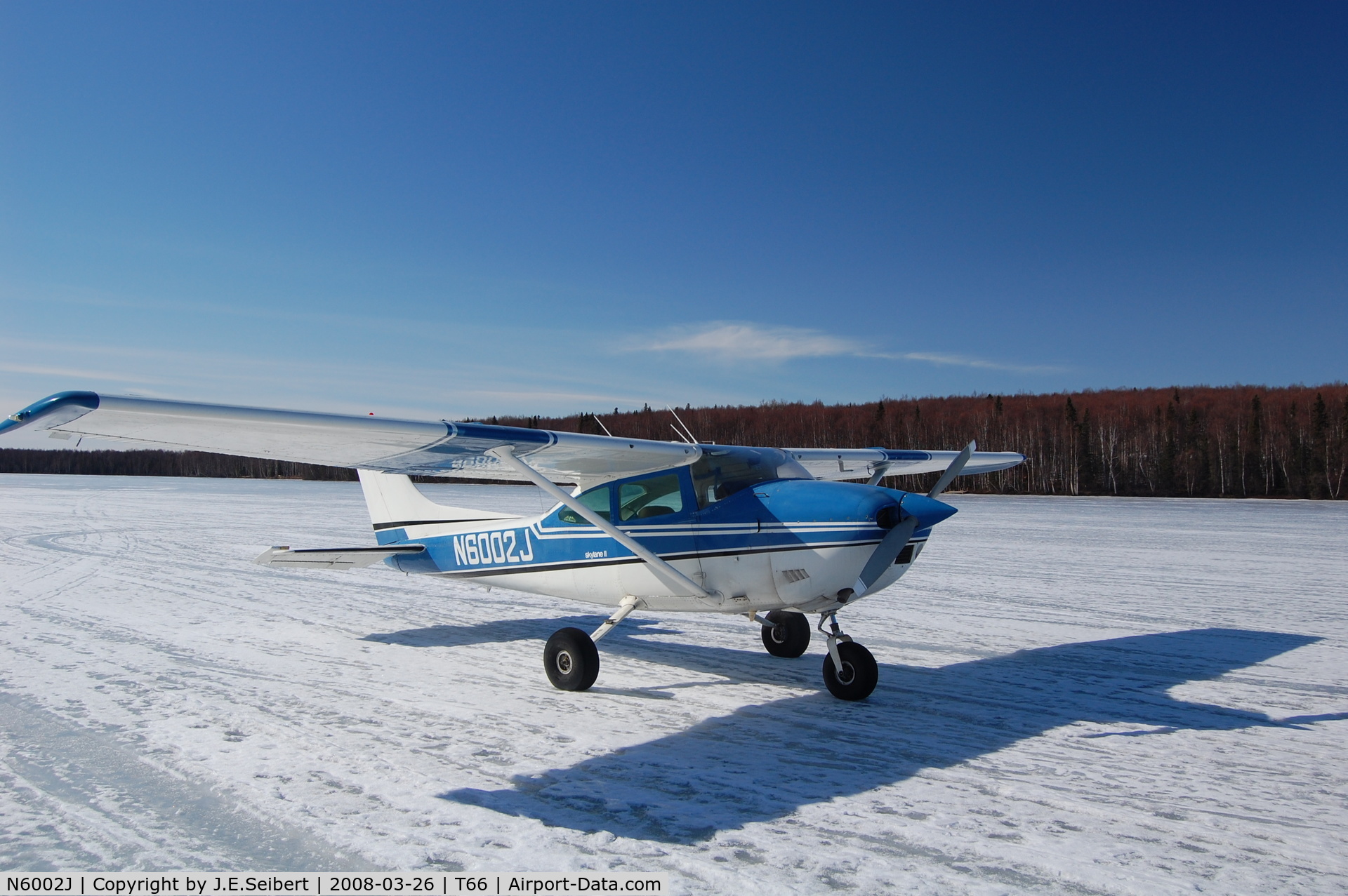 N6002J, 1975 Cessna 182P Skylane C/N 18263607, N6002J on Visnaw Lake (T66)