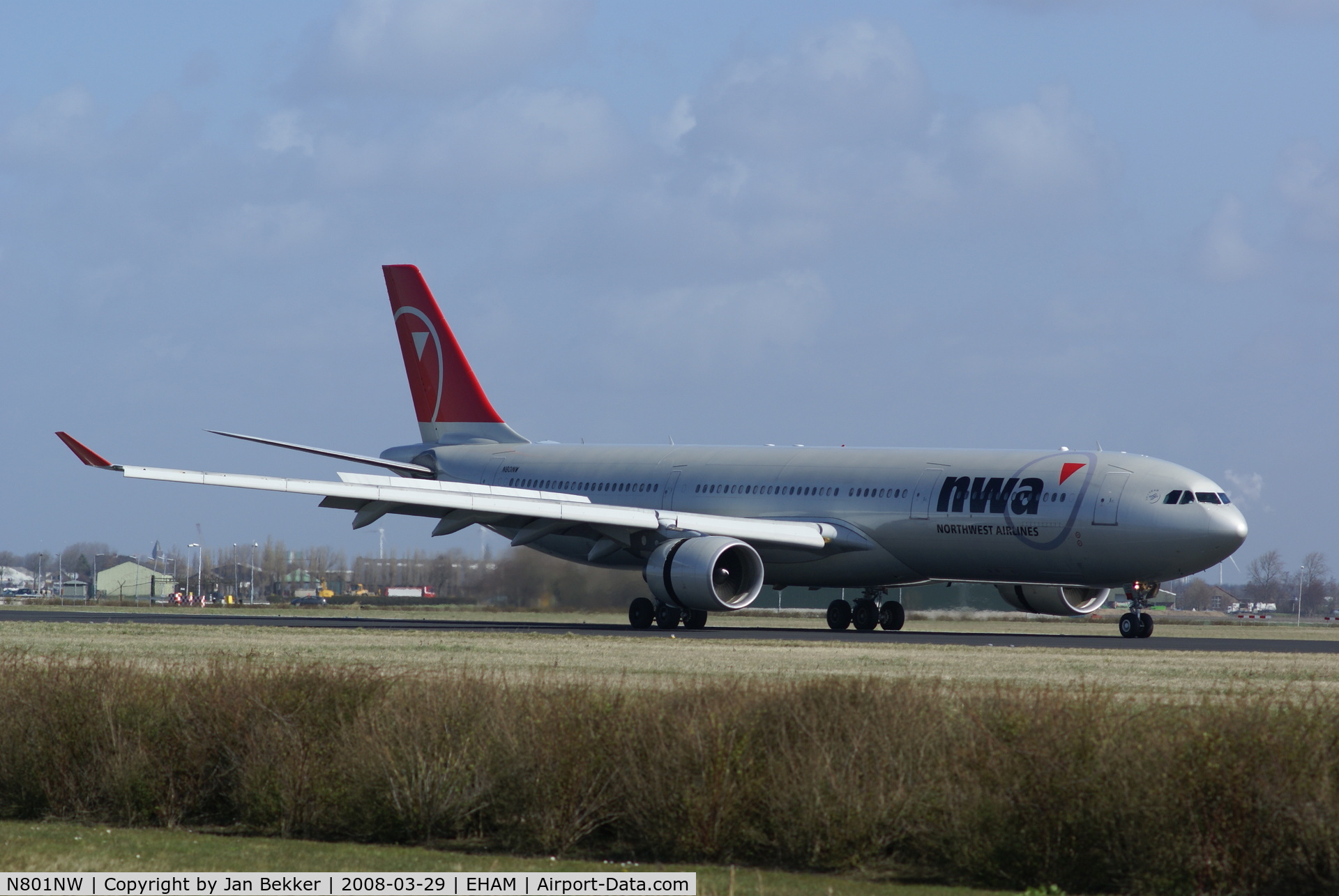 N801NW, 2003 Airbus A330-323 C/N 0524, Just after landing on the Polderbaan at Schiphol