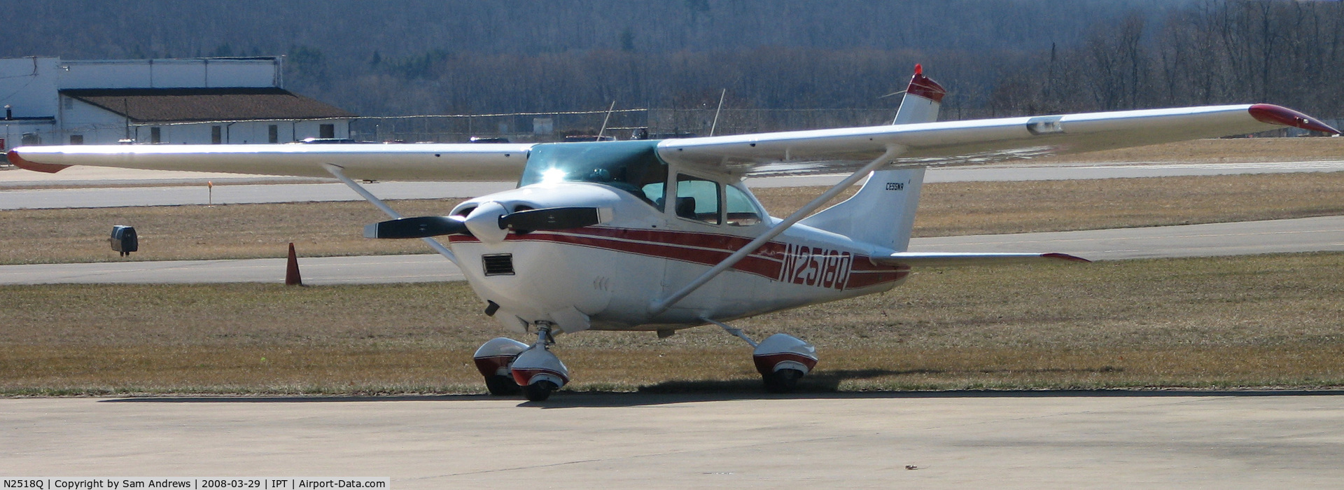 N2518Q, 1966 Cessna 182K Skylane C/N 18257718, IN town for something!  I don't know what.