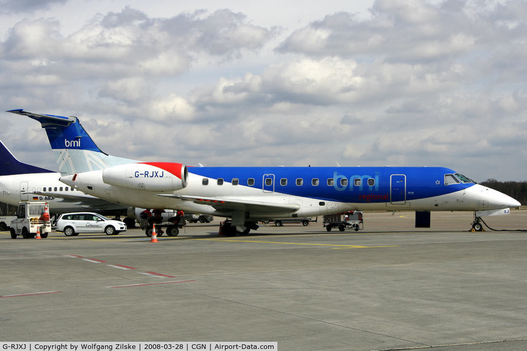 G-RJXJ, 2001 Embraer ERJ-135ER (EMB-135ER) C/N 145473, visitor