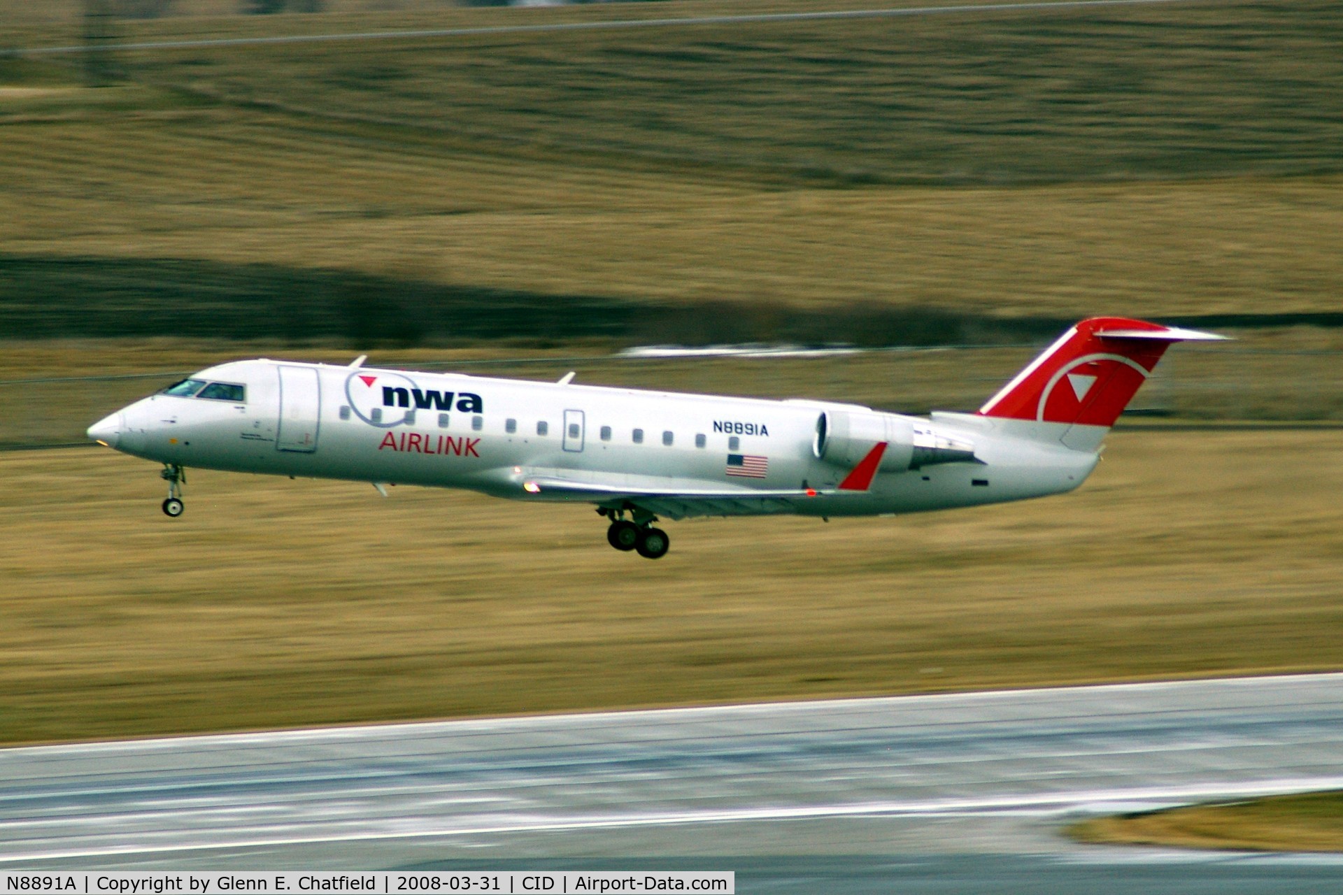 N8891A, 2004 Bombardier CRJ-200 (CL-600-2B19) C/N 7891, Departing Runway 9 for DTW