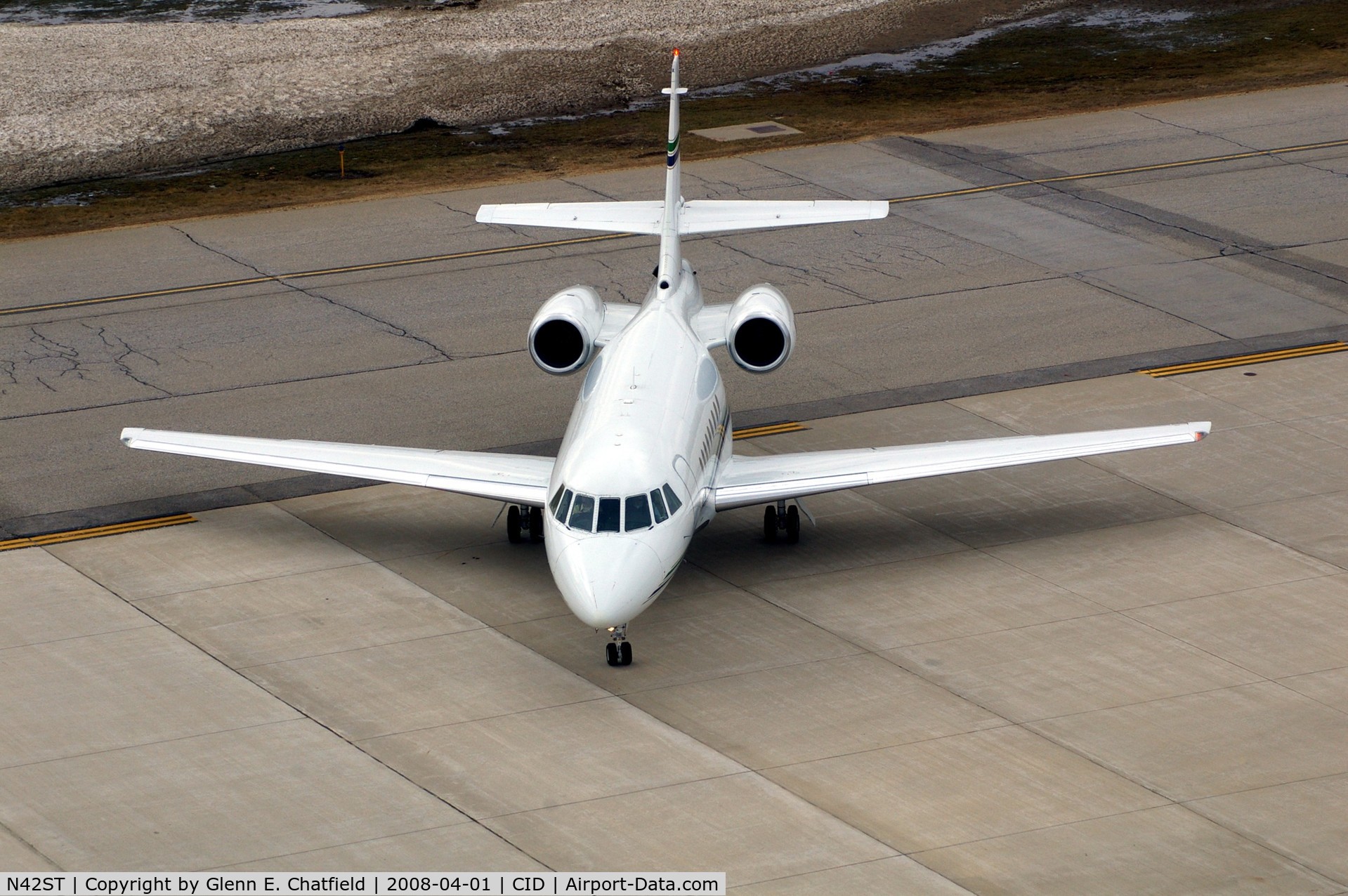 N42ST, 1996 Dassault Falcon 2000 C/N 39, Turning into the parking spot at Landmark