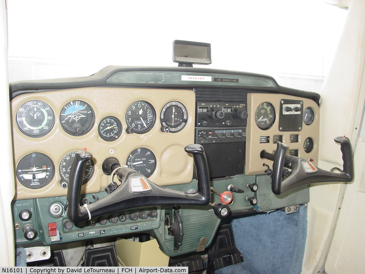 N16101, 1972 Cessna 150L C/N 15073477, Inside View