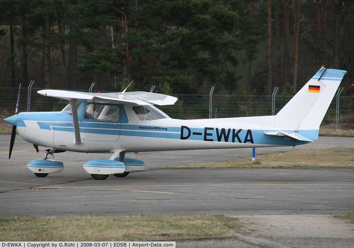 D-EWKA, Cessna 152 C/N 15281131, Flugsportverein 1910 Karlsruhe Cessna 152