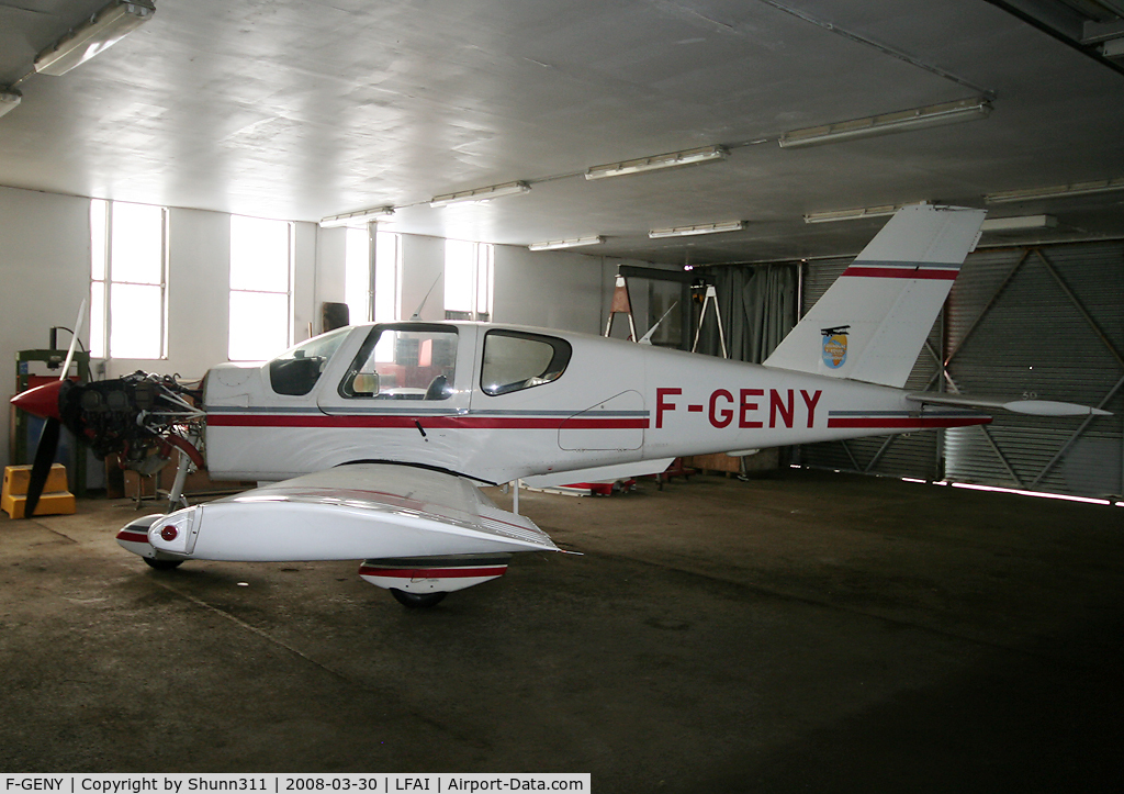 F-GENY, Socata TB-10 Tobago C/N 640, Inside Airclub's hangar