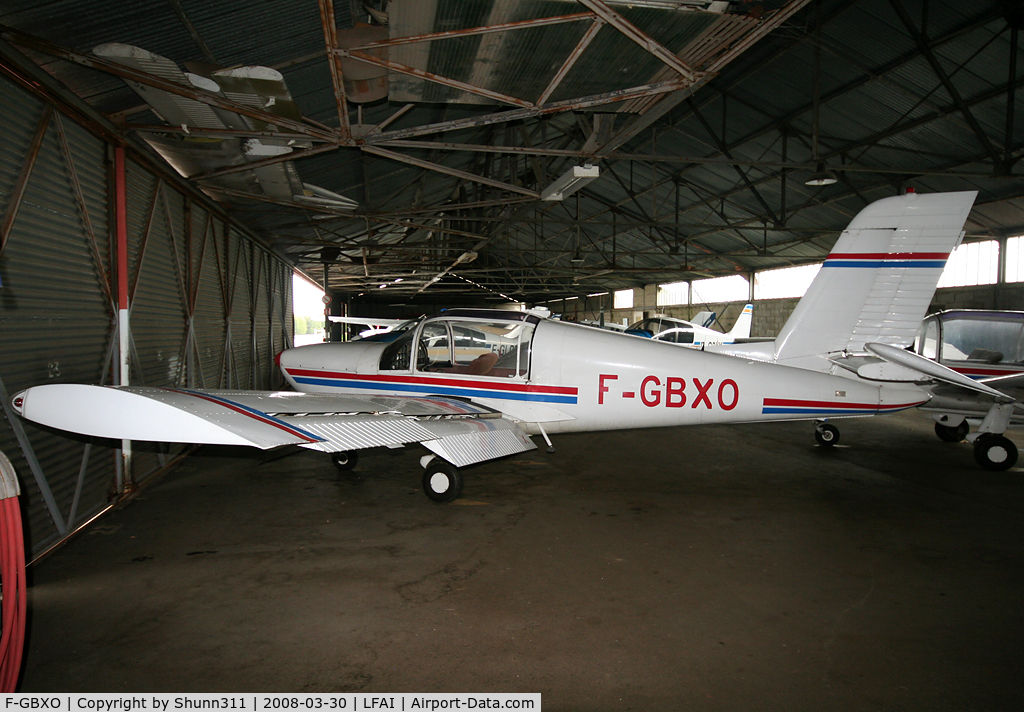 F-GBXO, Socata RALLYE 110 ST C/N 3292, Inside Airclub's hangar. Thanks to the Airclub member to let me take all pics :-)