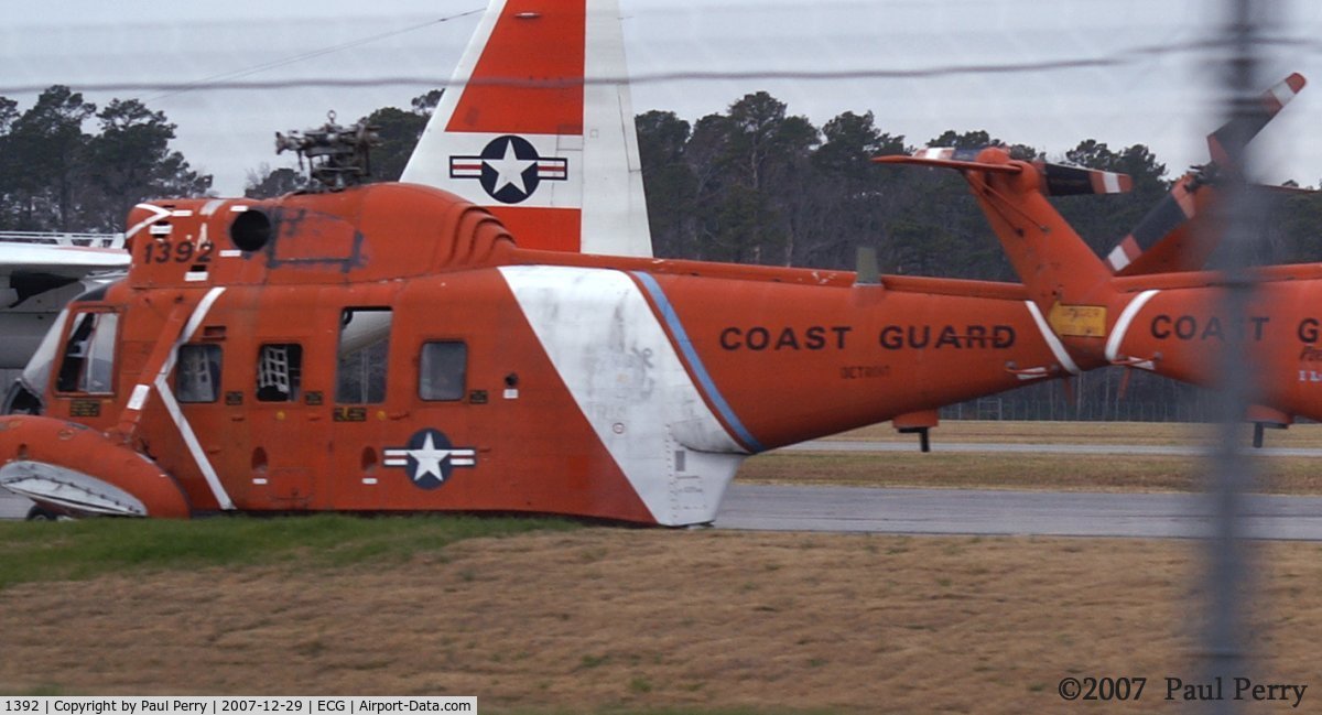 1392, Sikorsky HH-52A Sea Guard C/N 62.073, Hard to see, but she used to be based in Detroit