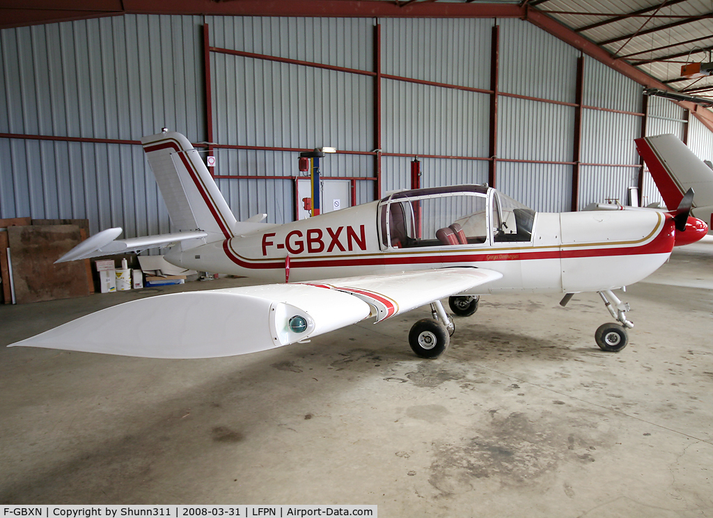 F-GBXN, Socata Rallye 150SV Garnement C/N 3291, Inside Airclub's hangar...