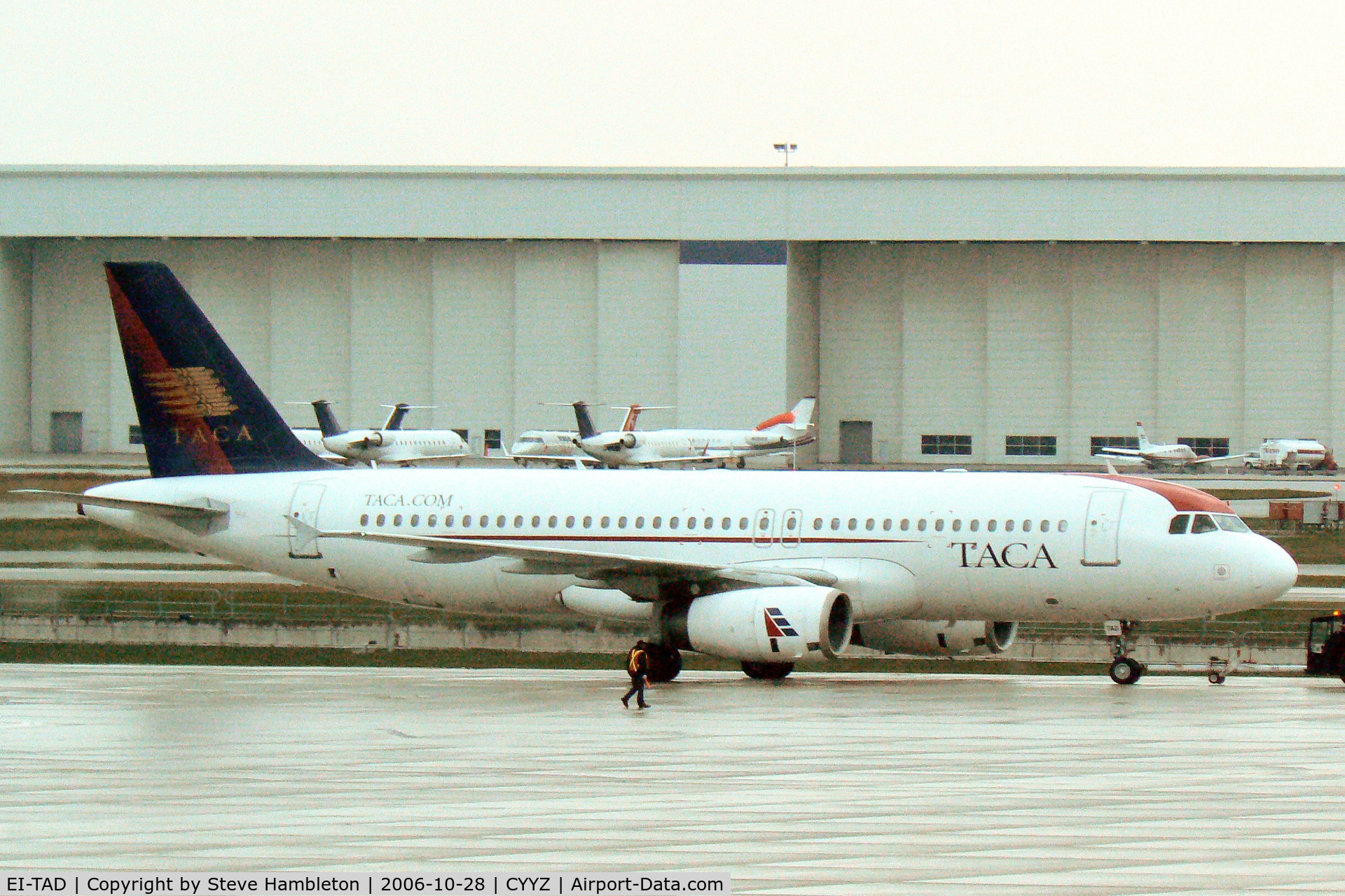 EI-TAD, 2000 Airbus A320-233 C/N 1334, Taken from inside the terminal
