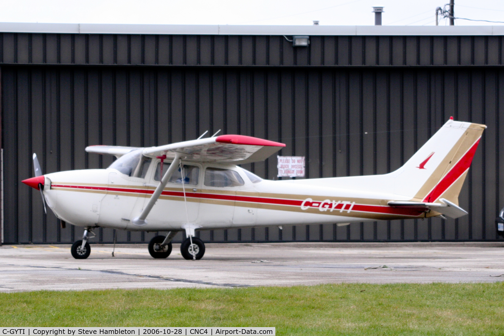 C-GYTI, 1977 Cessna 172N C/N 17268654, At Guelph Airpark