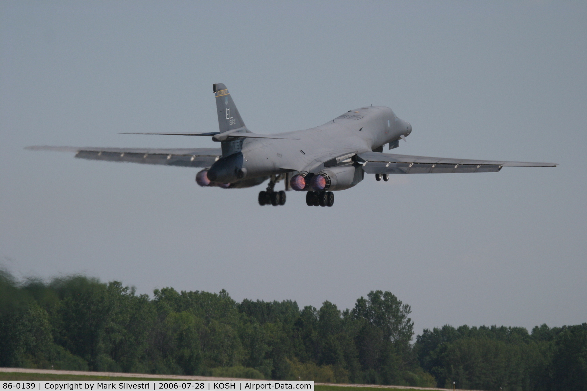 86-0139, 1986 Rockwell B-1B Lancer C/N 99, Oshkosh 2006