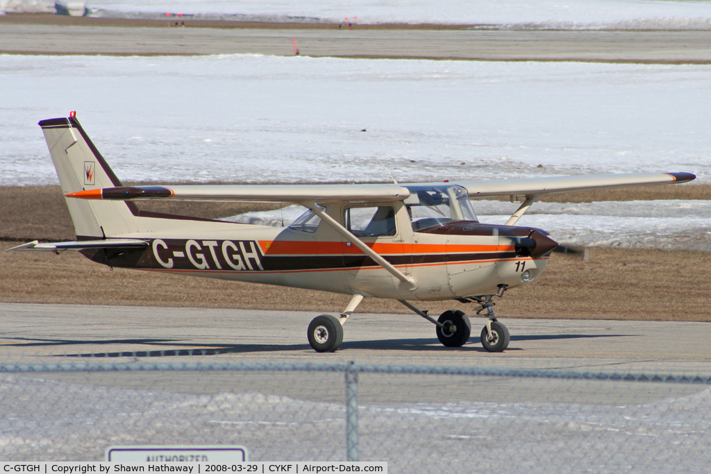 C-GTGH, 1979 Cessna 152 C/N 15283075, Taxing to Runway 32 (Canon XT, 70-300mm)