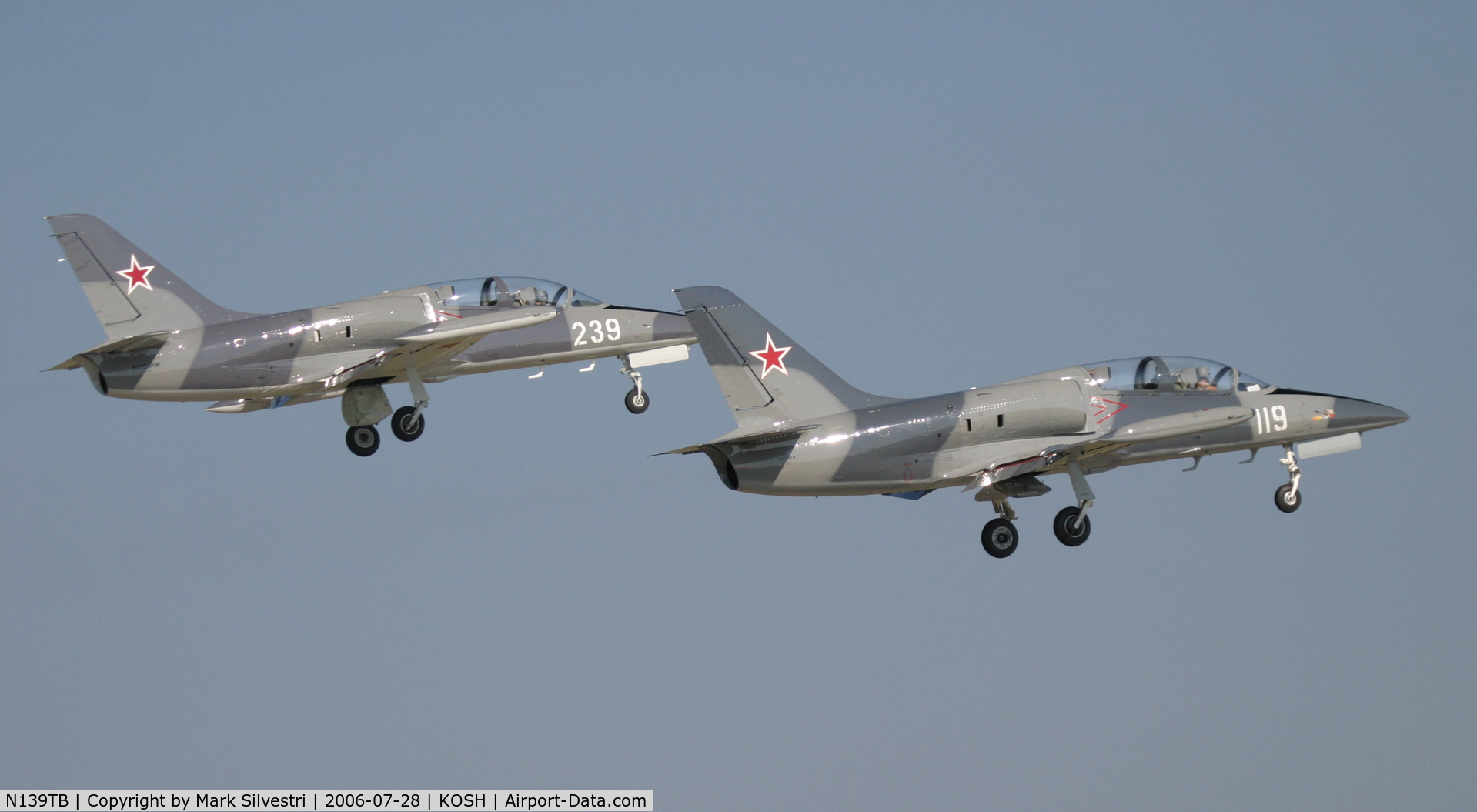 N139TB, 1984 Aero L-39 Albatros C/N 432919, Oshkosh 2006