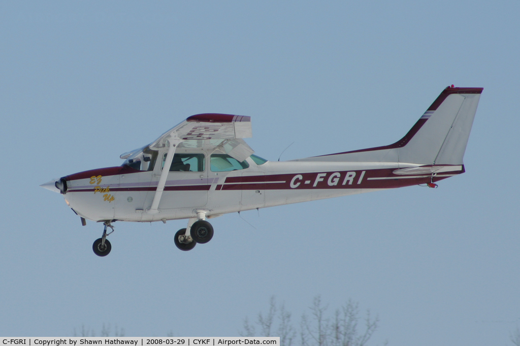 C-FGRI, 1973 Cessna 172M C/N 17262111, Landing Runway 32 (Canon XT, 70-300mm)