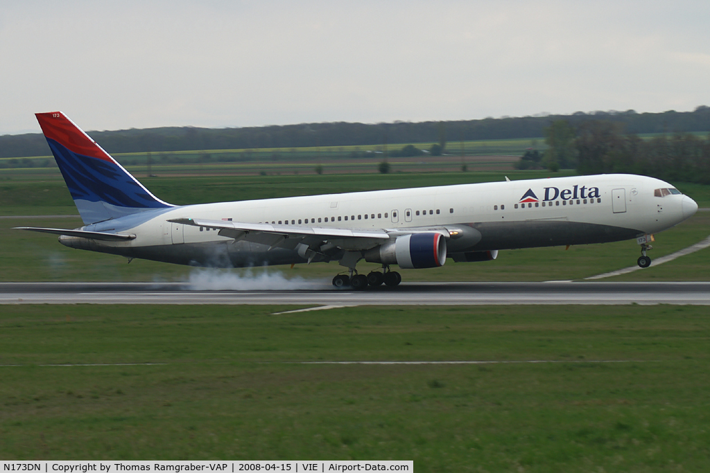 N173DN, 1990 Boeing 767-332 C/N 24800, Delta Airlines Boeing 767-300