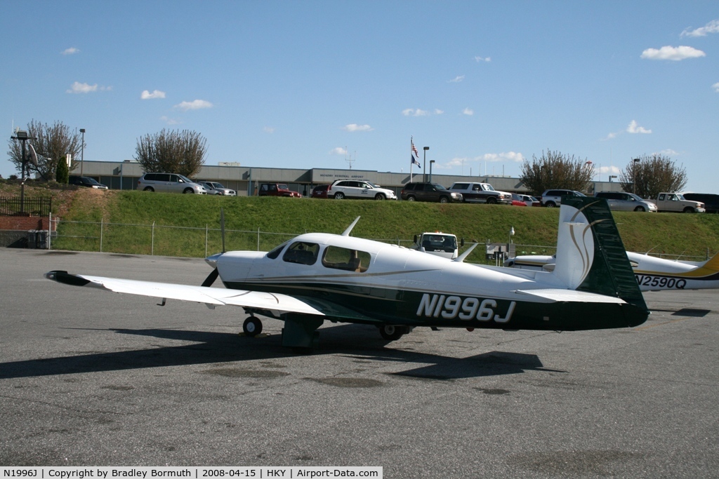 N1996J, 1995 Mooney M20J 201 C/N 24-3374, A great day to take pictures.