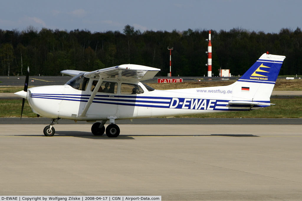 D-EWAE, Cessna 172R C/N 172-80045, visitor