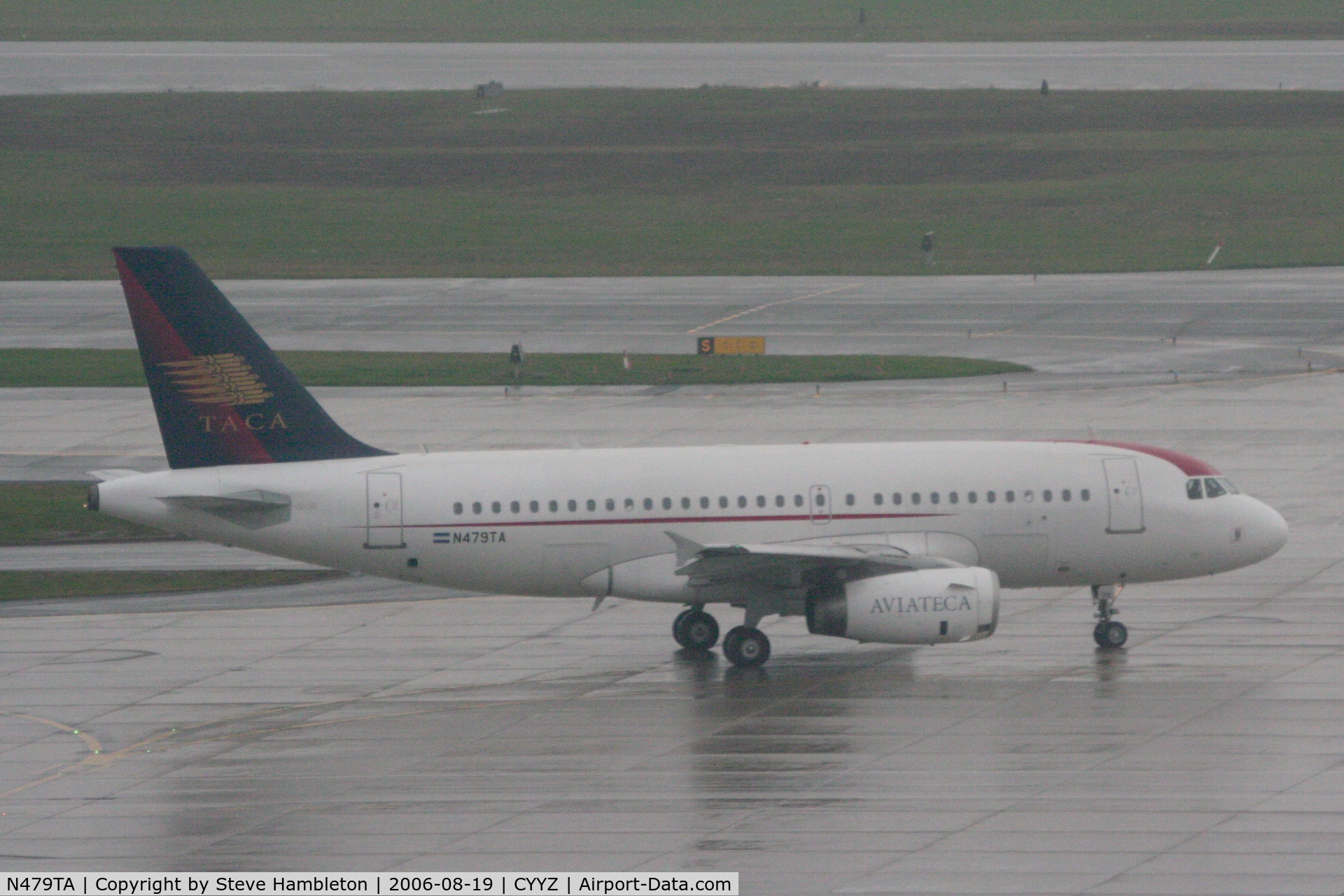 N479TA, 2005 Airbus A319-132 C/N 2444, Rainy day at Toronto