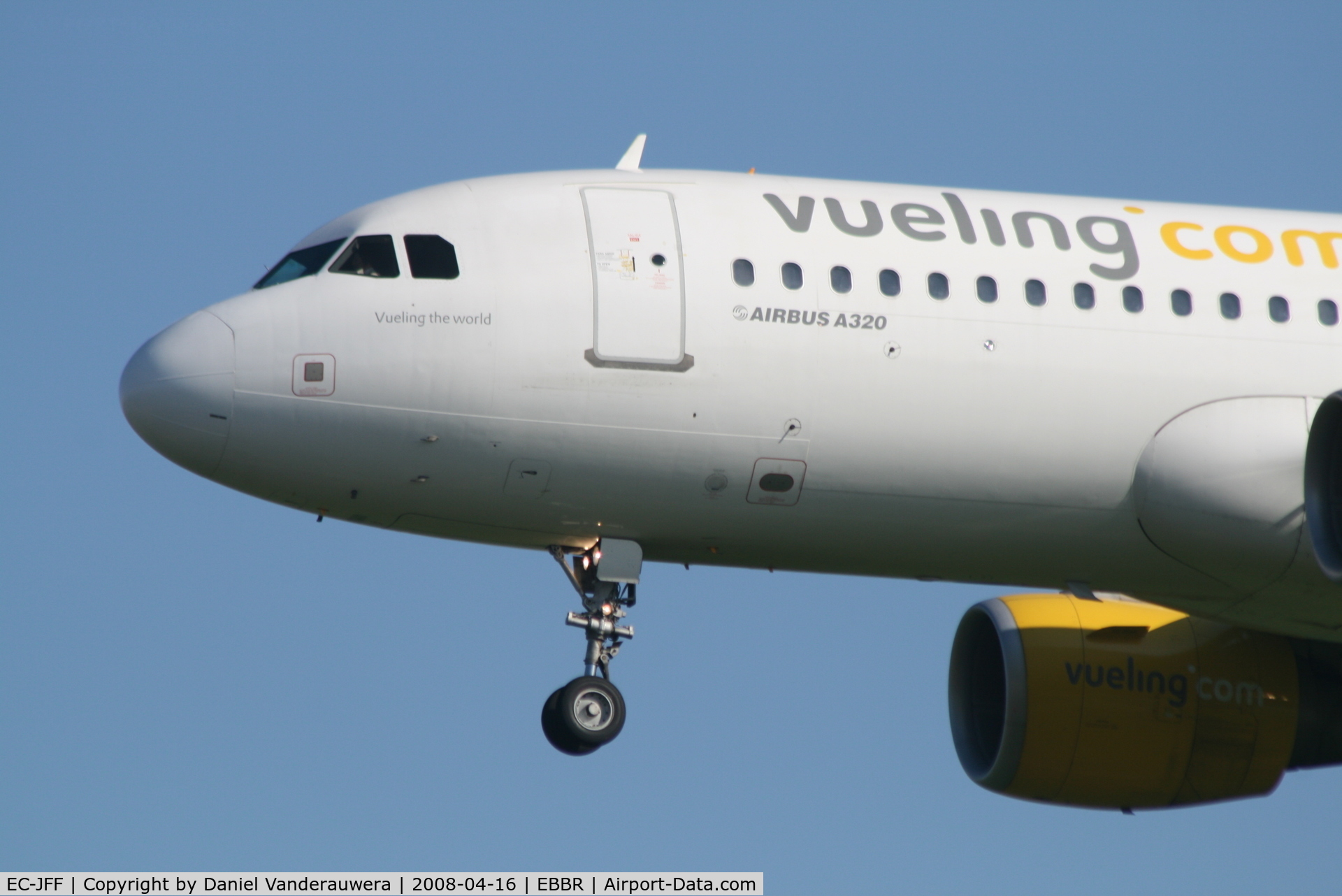 EC-JFF, 2005 Airbus A320-214 C/N 2388, flight VY5210 is descending to rwy 25L