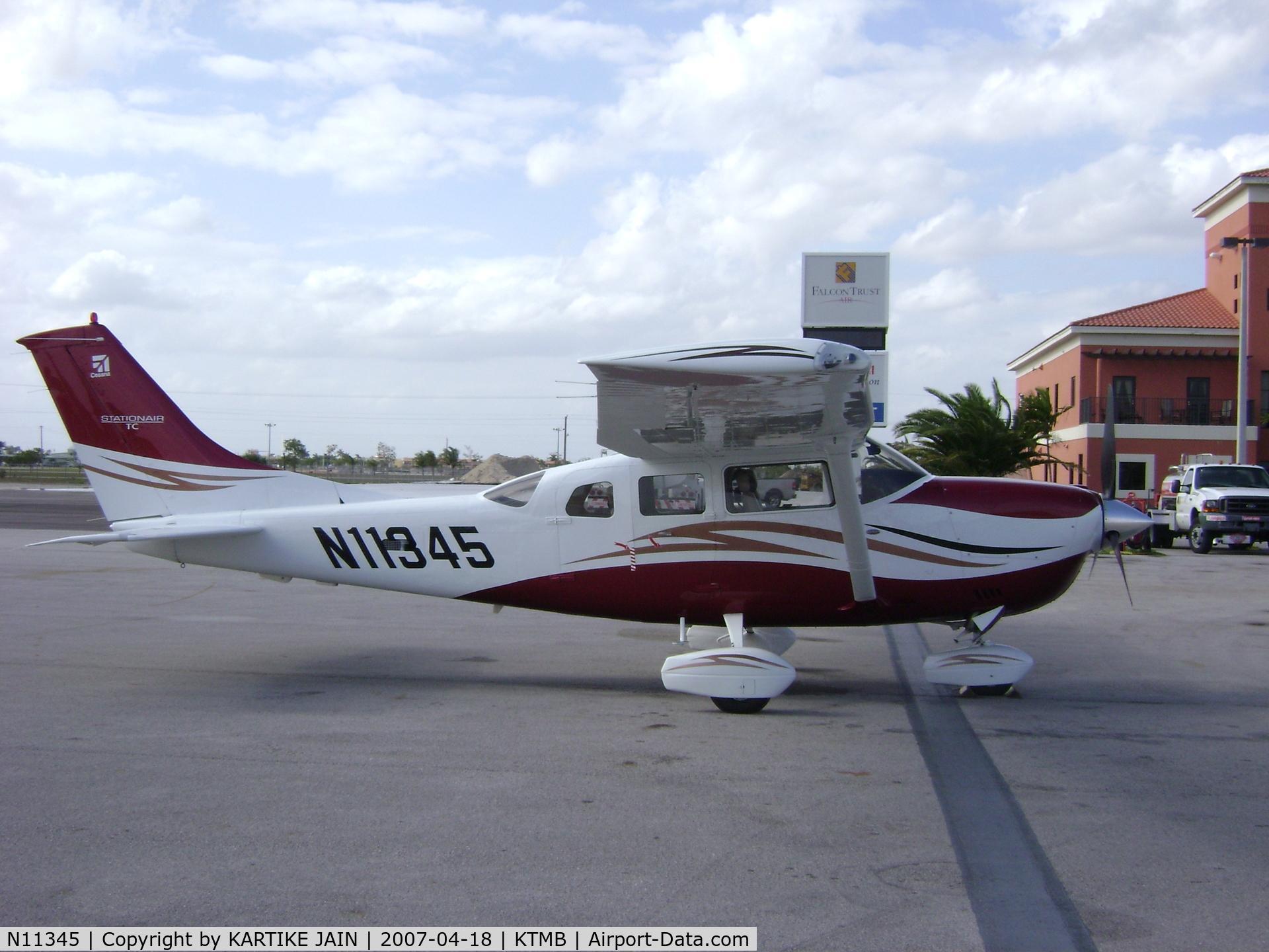 N11345, 2006 Cessna T206H Turbo Stationair C/N T20608668, CESSNA T206H @ KENDALL TAMIAMI AIRPORT