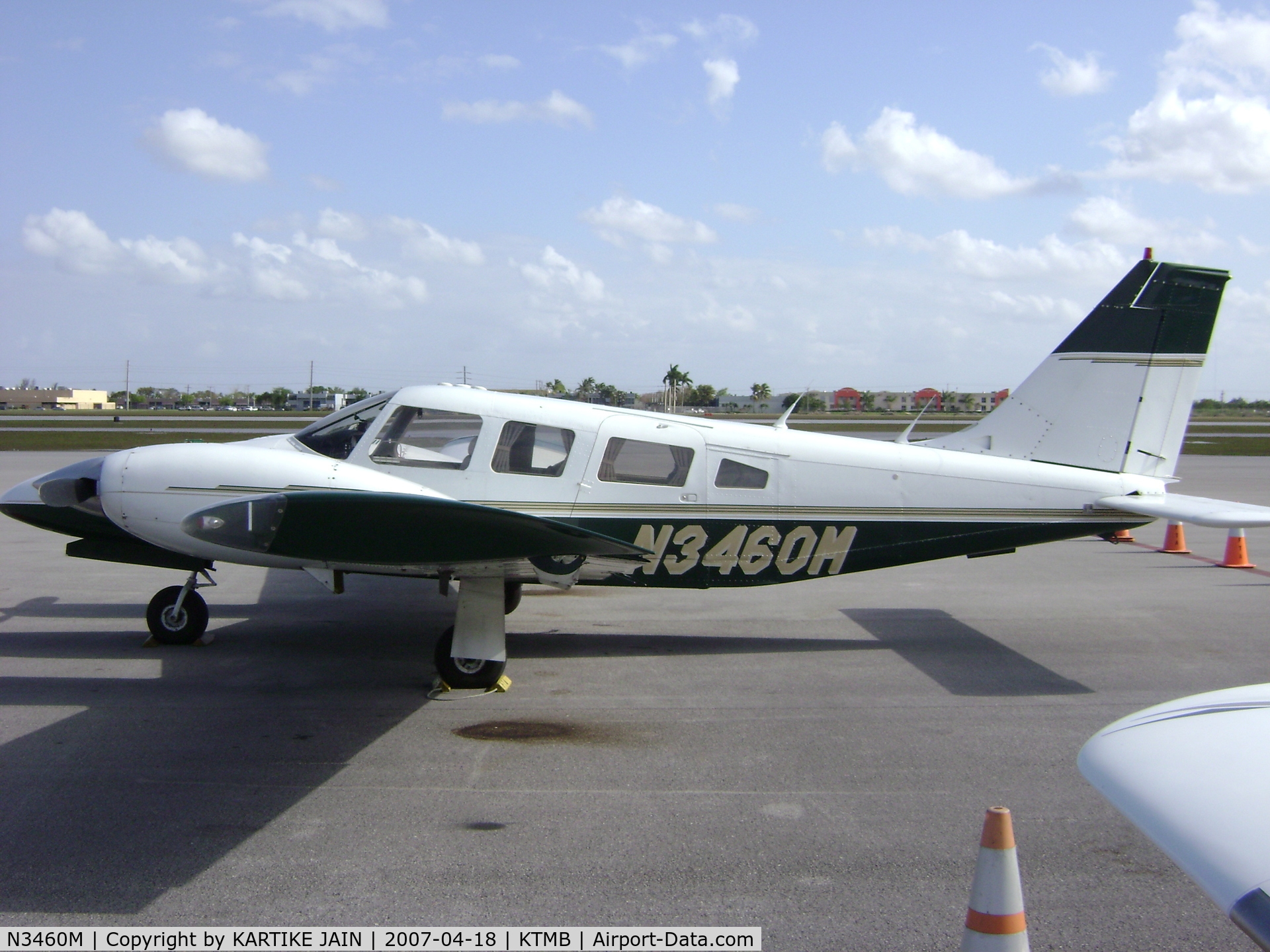 N3460M, 1977 Piper PA-34-200T C/N 34-7870111, PIPER SENECA @ KENDALL TAMIAMI AIRPORT