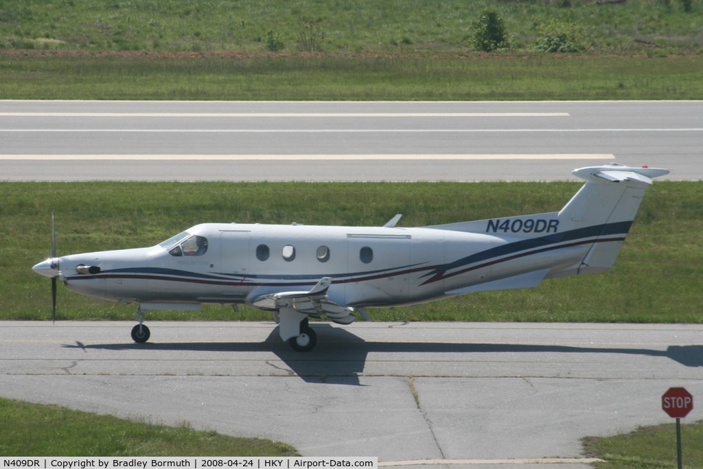 N409DR, 2000 Pilatus PC-12/45 C/N 377, A great day to take pictures.