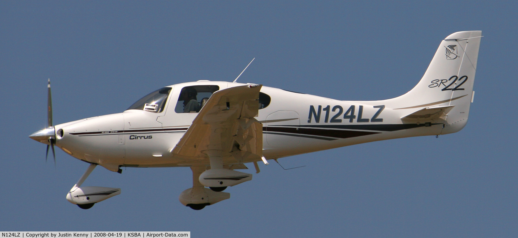 N124LZ, 2002 Cirrus SR22 C/N 0267, N124LZ Landing on runway 25 at KSBA