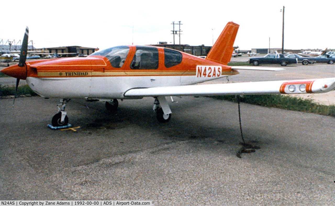 N24AS, 1985 Beech A36 Bonanza 36 C/N E-2259, At Dallas Addison