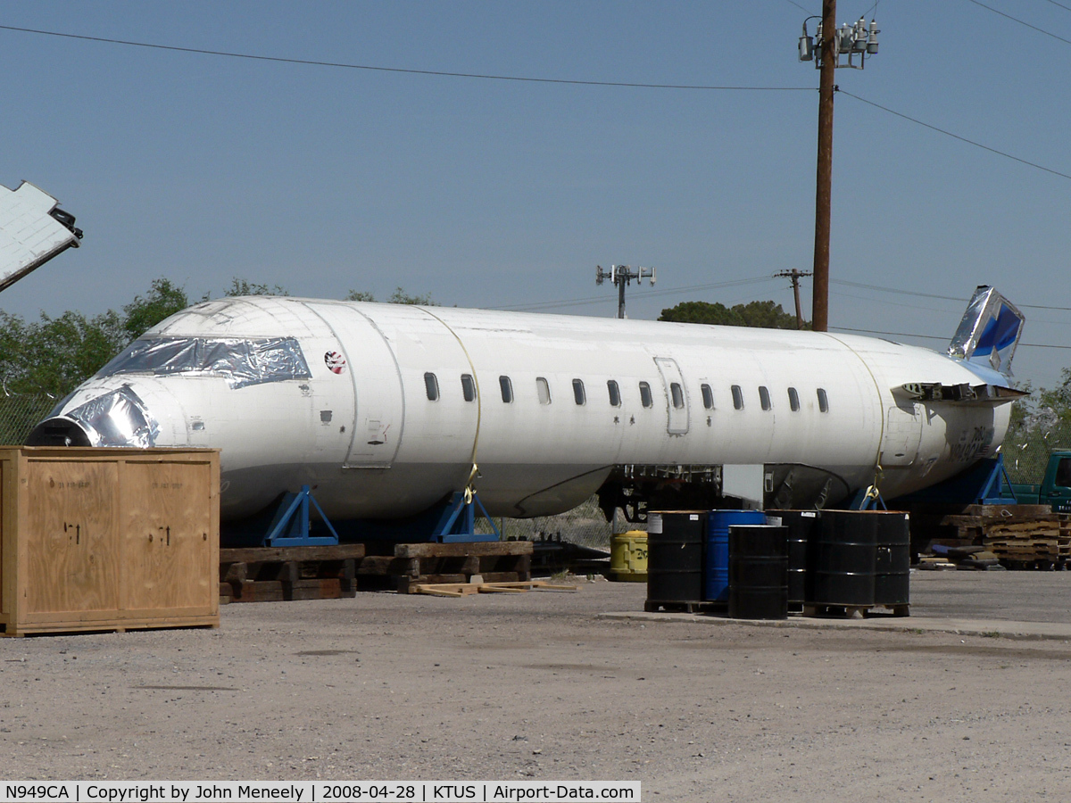 N949CA, Canadair CRJ-100ER (CL-600-2B19) C/N 7080, Missing a few parts!