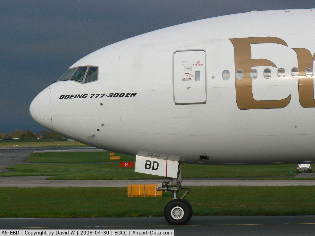 A6-EBD, 2005 Boeing 777-31H/ER C/N 33501, Taxing to the gate.